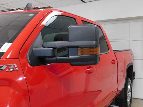 Used 2018 GMC Sierra 2500 SLE w/ HD SLE Preferred Plus Package AWD/4WD image 29