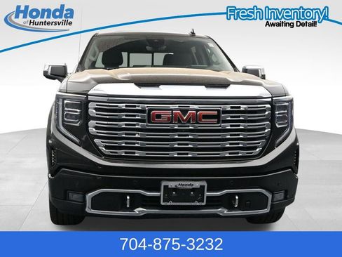 Used 2023 GMC Sierra 1500 Denali w/ Denali Reserve Package AWD/4WD image 3