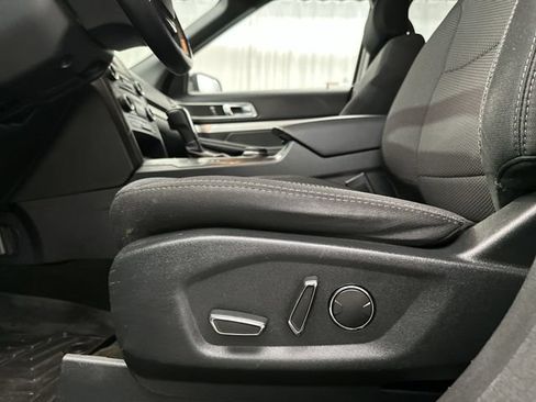Used 2017 Ford Explorer XLT AWD/4WD image 17