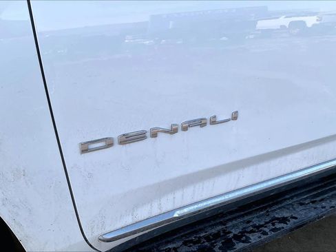 Certified 2025 GMC Yukon Denali image 11