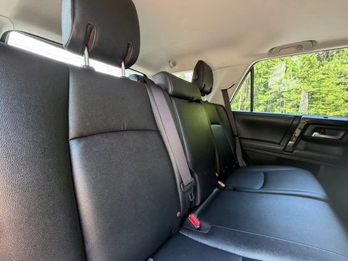 Used 2020 Toyota 4Runner TRD Off-Road Premium w/ Moonroof Package AWD/4WD image 23