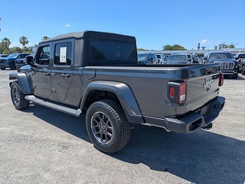 Used 2022 Jeep Gladiator Overland w/ Trailer Tow Package AWD/4WD image 5
