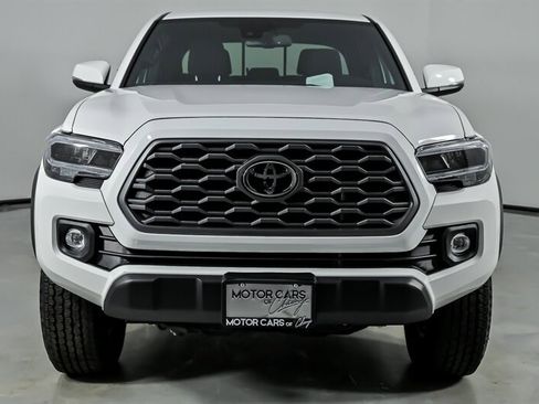 Used 2021 Toyota Tacoma TRD Off-Road AWD/4WD image 5