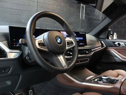 Used 2025 BMW X5 xDrive40i w/ M Sport Package image 31