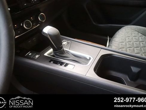 Certified 2025 Nissan Kicks SV FWD image 18