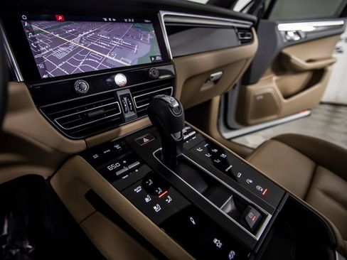 Used 2023 Porsche Macan S image 21