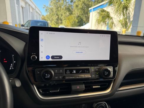 Used 2025 Toyota Grand Highlander XLE image 21