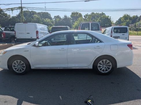 Used 2013 Toyota Camry LE image 4