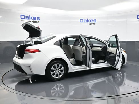 Used 2025 Toyota Corolla LE image 51