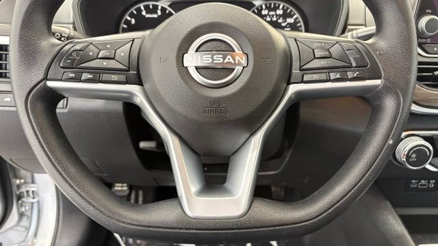 Used 2025 Nissan Altima 2.5 SV FWD image 32