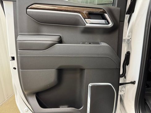 New 2026 GMC Sierra 1500 SLE w/ Preferred Package AWD/4WD image 16