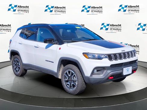 New 2026 Jeep Compass Trailhawk w/ Sun, Sound & Navigation Group AWD/4WD image 7