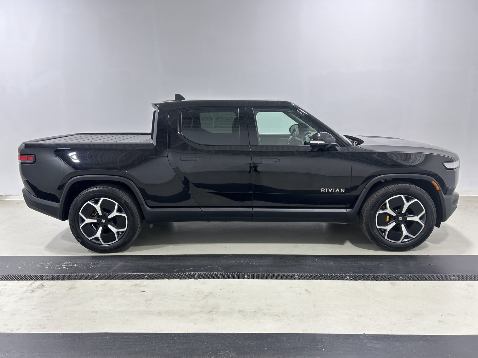 Used 2022 Rivian R1T Adventure AWD/4WD image 6