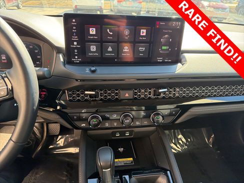 Used 2024 Honda Accord Touring image 10