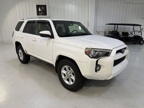 Used 2014 Toyota 4Runner SR5 RWD image 7