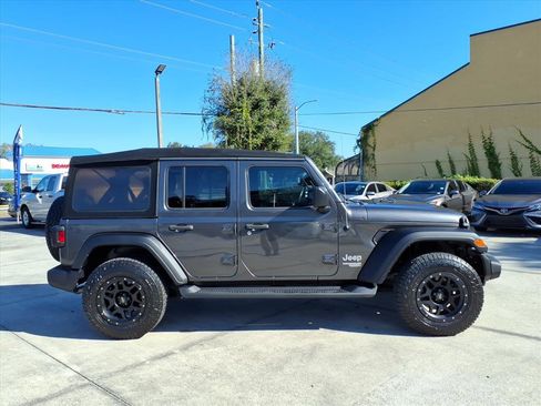 Used 2019 Jeep Wrangler Unlimited Sport S image 5