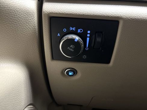 Used 2018 Jeep Grand Cherokee Limited image 55