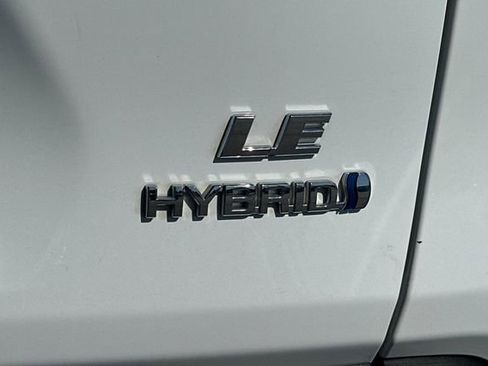 Used 2022 Toyota RAV4 LE image 22