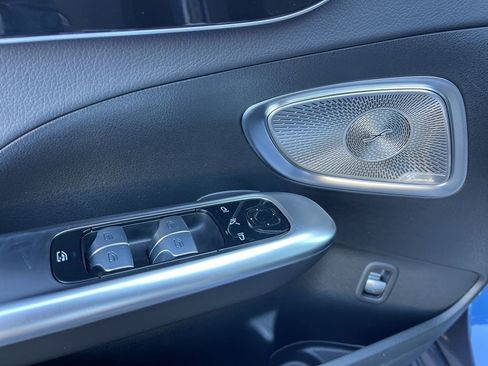 Used 2024 Mercedes-Benz C 300 4MATIC Sedan image 19