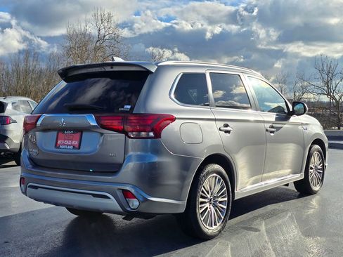 Used 2022 Mitsubishi Outlander SEL image 3