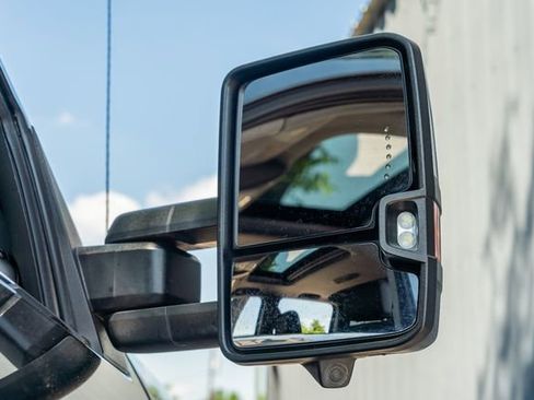 Used 2018 GMC Sierra 2500 Denali w/ Duramax Plus Package AWD/4WD image 13
