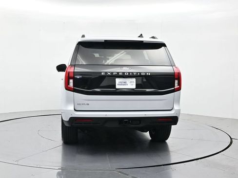 Certified 2025 Ford Expedition Active RWD image 8