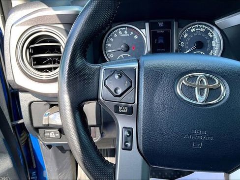 Used 2017 Toyota Tacoma SR5 image 11