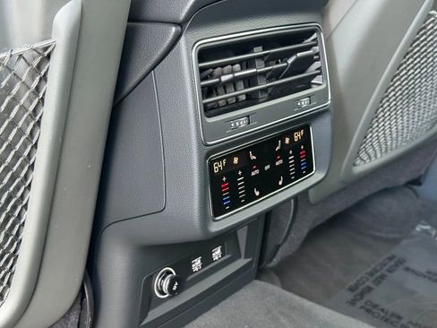 Used 2019 Audi Q8 Premium Plus image 18