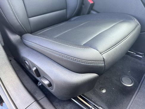 New 2025 Chevrolet Equinox EV LT w/ Convenience Package II image 11