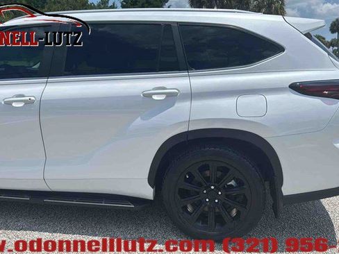 Used 2024 Toyota Highlander XLE FWD image 31