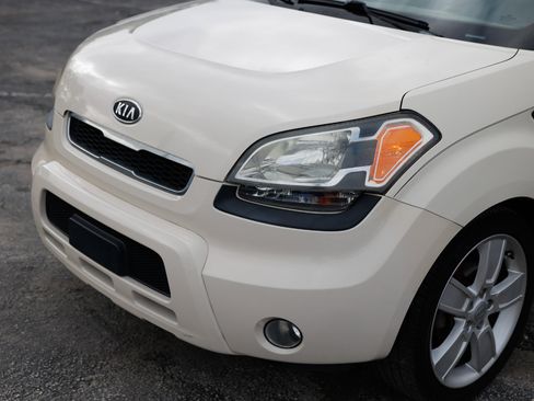 Used 2011 Kia Soul ! image 30