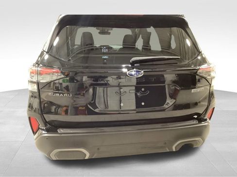 Used 2025 Subaru Forester Limited image 15