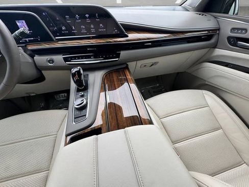 Used 2023 Cadillac Escalade Sport Platinum w/ LPO, Floor Liner Package AWD/4WD image 3