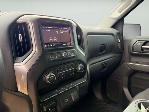 Used 2019 Chevrolet Silverado 1500 Custom Trail Boss w/ Custom Convenience Package AWD/4WD image 14