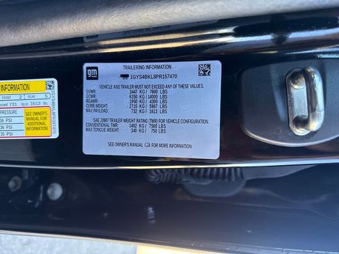 Used 2023 Cadillac Escalade Premium Luxury image 32