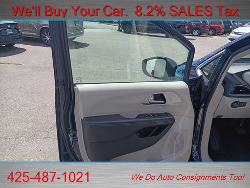 Used 2018 Chrysler Pacifica Touring Plus FWD image 11