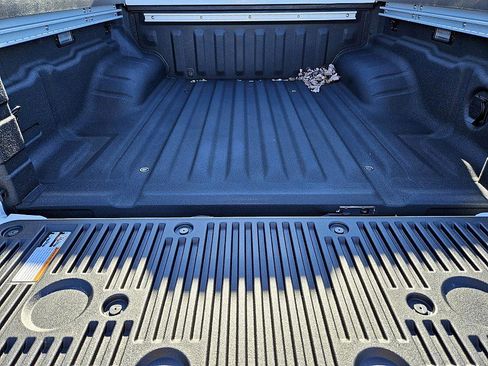 New 2026 Nissan Frontier SV image 13