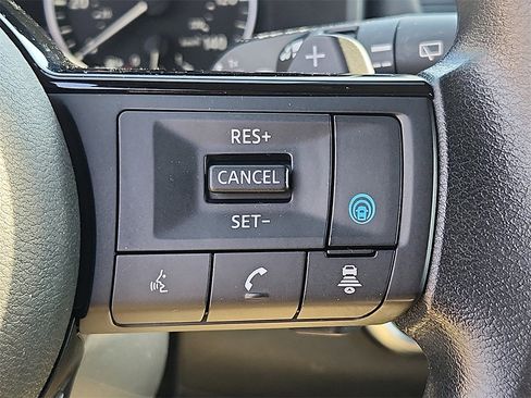 Certified 2022 Nissan Rogue SV image 22