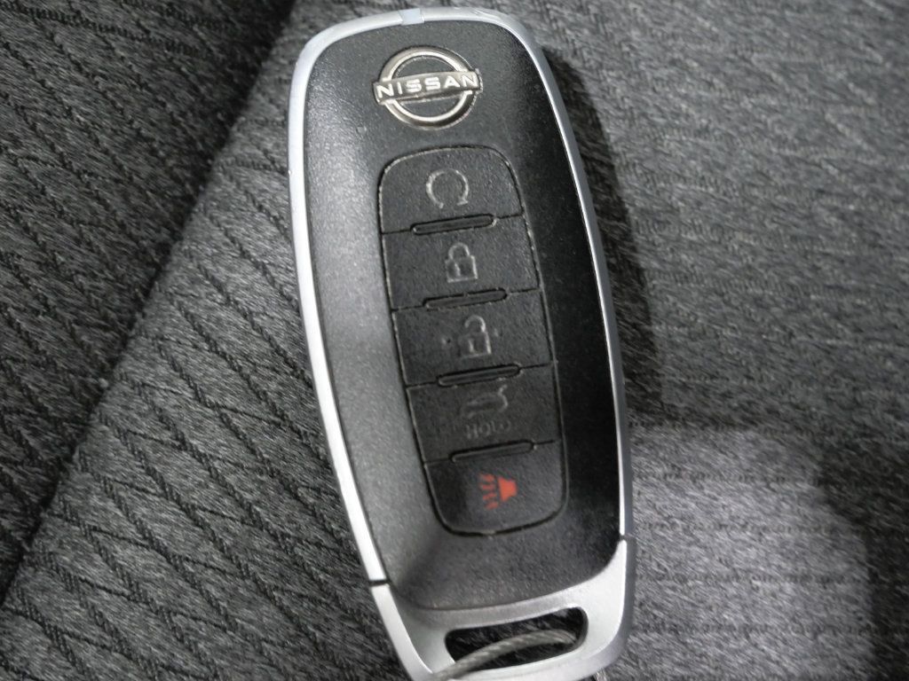Used 2025 Nissan Rogue SV AWD/4WD image 28