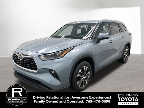 Used 2021 Toyota Highlander XLE image 1