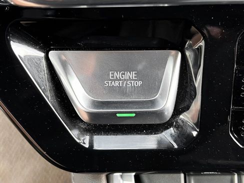 Used 2024 GMC Sierra 2500 Denali image 7