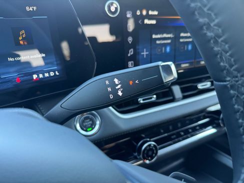 Used 2025 Chevrolet Equinox LT image 36