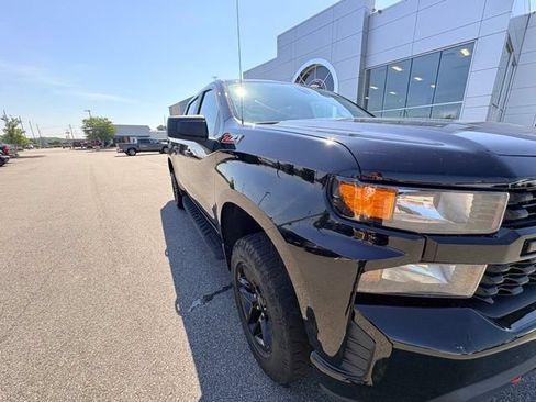 Used 2022 Chevrolet Silverado 1500 Custom Trail Boss w/ Safety Confidence Package AWD/4WD image 11