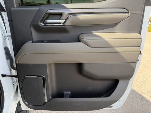 Used 2023 Chevrolet Silverado 1500 ZR2 w/ Technology Package image 23