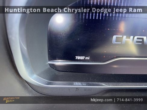 Used 2024 Chevrolet Suburban Premier image 11