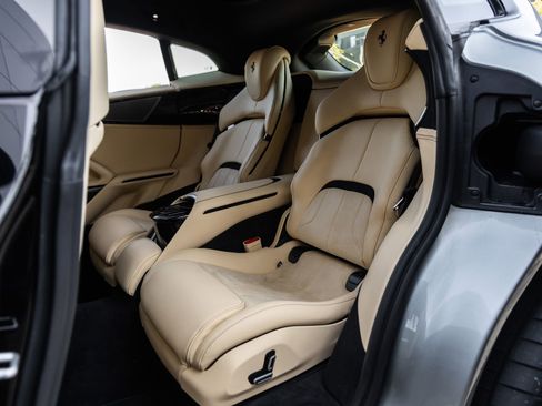 Used 2025 Ferrari Purosangue AWD/4WD image 40