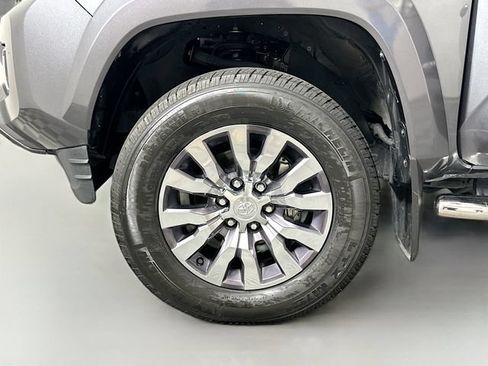 Used 2021 Toyota Tacoma Limited AWD/4WD image 32