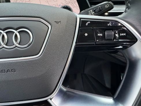 Used 2021 Audi e-tron Premium Plus w/ Premium Plus Package image 31