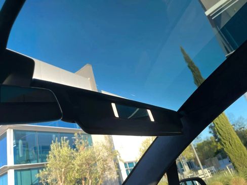 Used 2020 Tesla Model X Long Range image 45