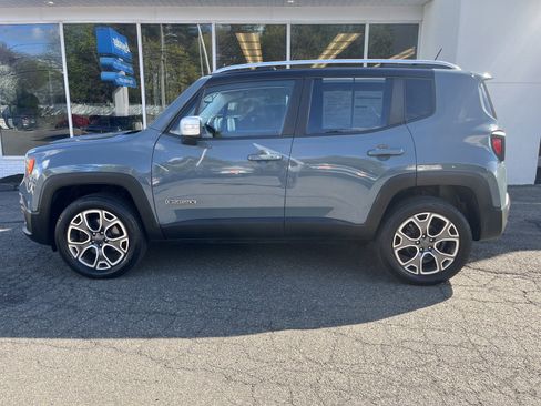 Used 2017 Jeep Renegade Limited image 3